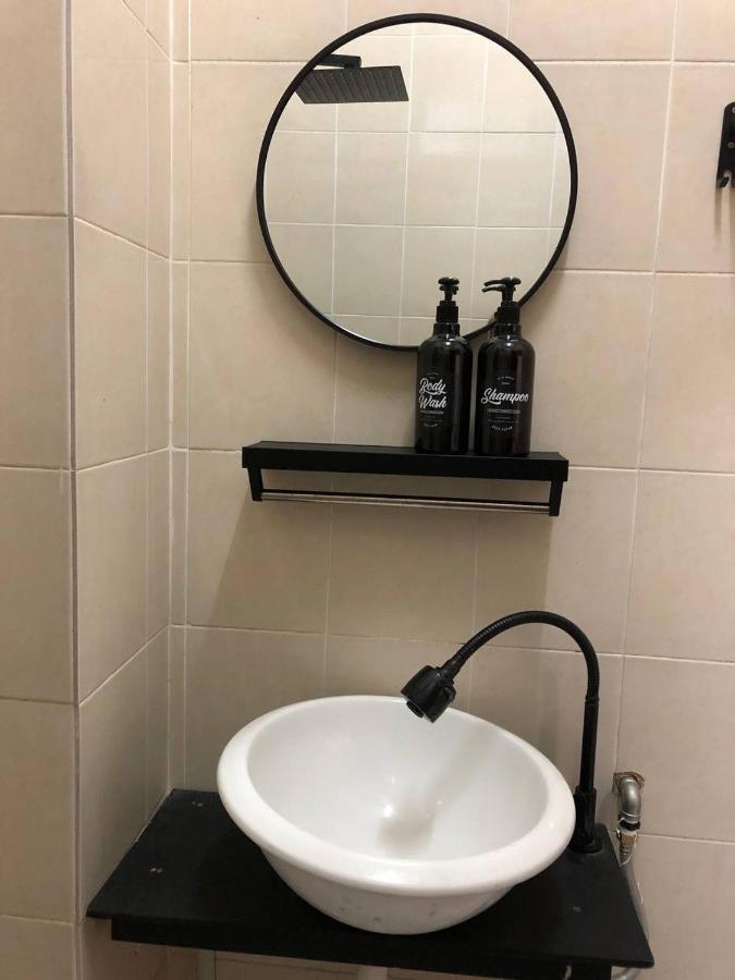 Lungo Guesthouse Kuala Terengganu Bagian luar foto