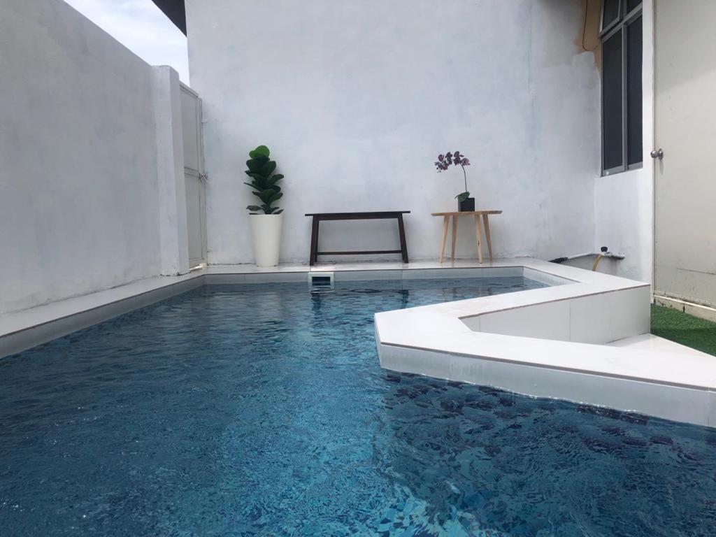 Lungo Guesthouse Kuala Terengganu Bagian luar foto